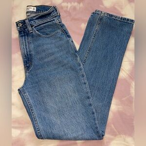 Abercrombie The 90s Straight Ultra High Rise Jeans
